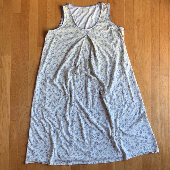 Maternity Gown & Robe - Picture 4 of 10